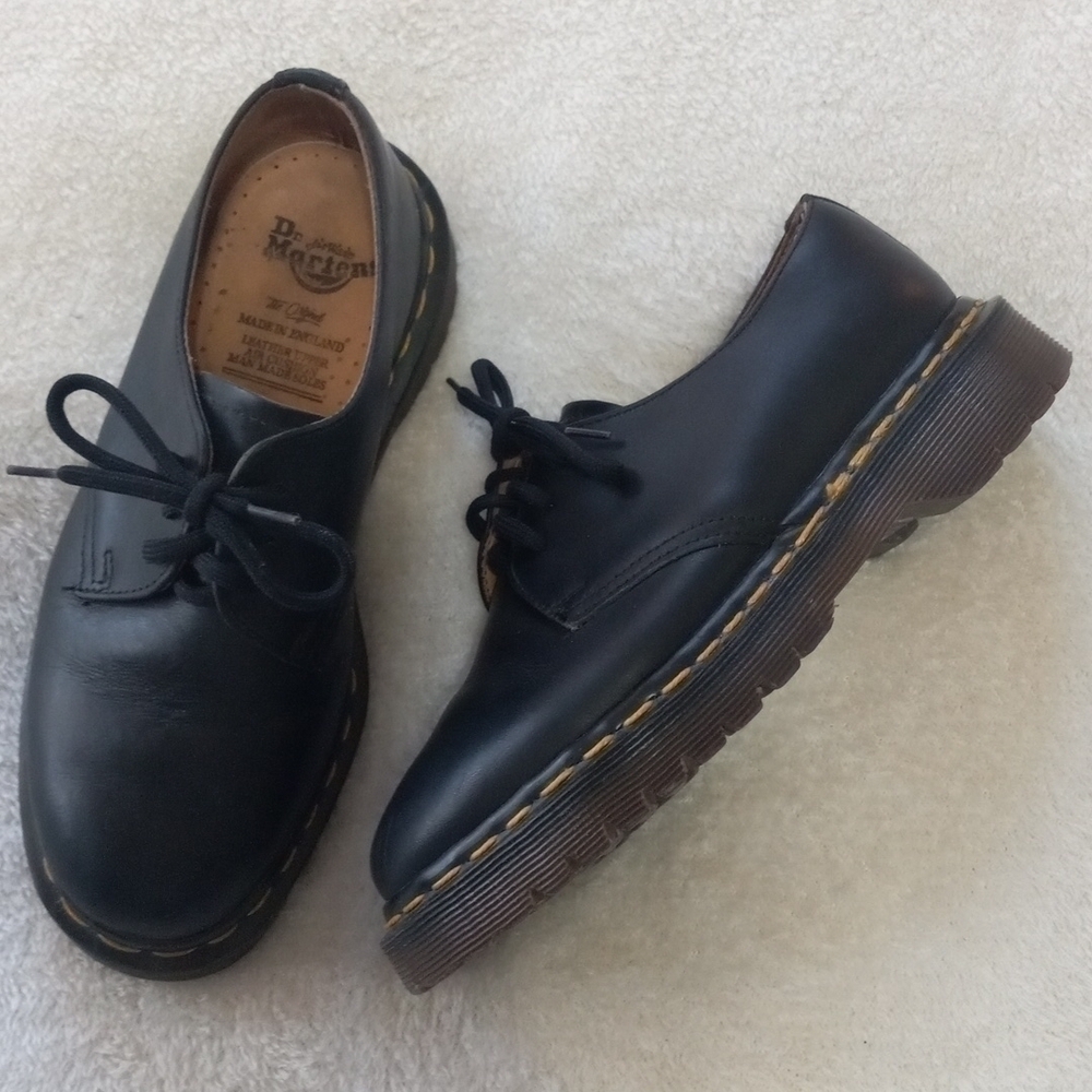 Vintage 90s Y2K Black Dr. Martens Classic Leather Lace Up Oxford